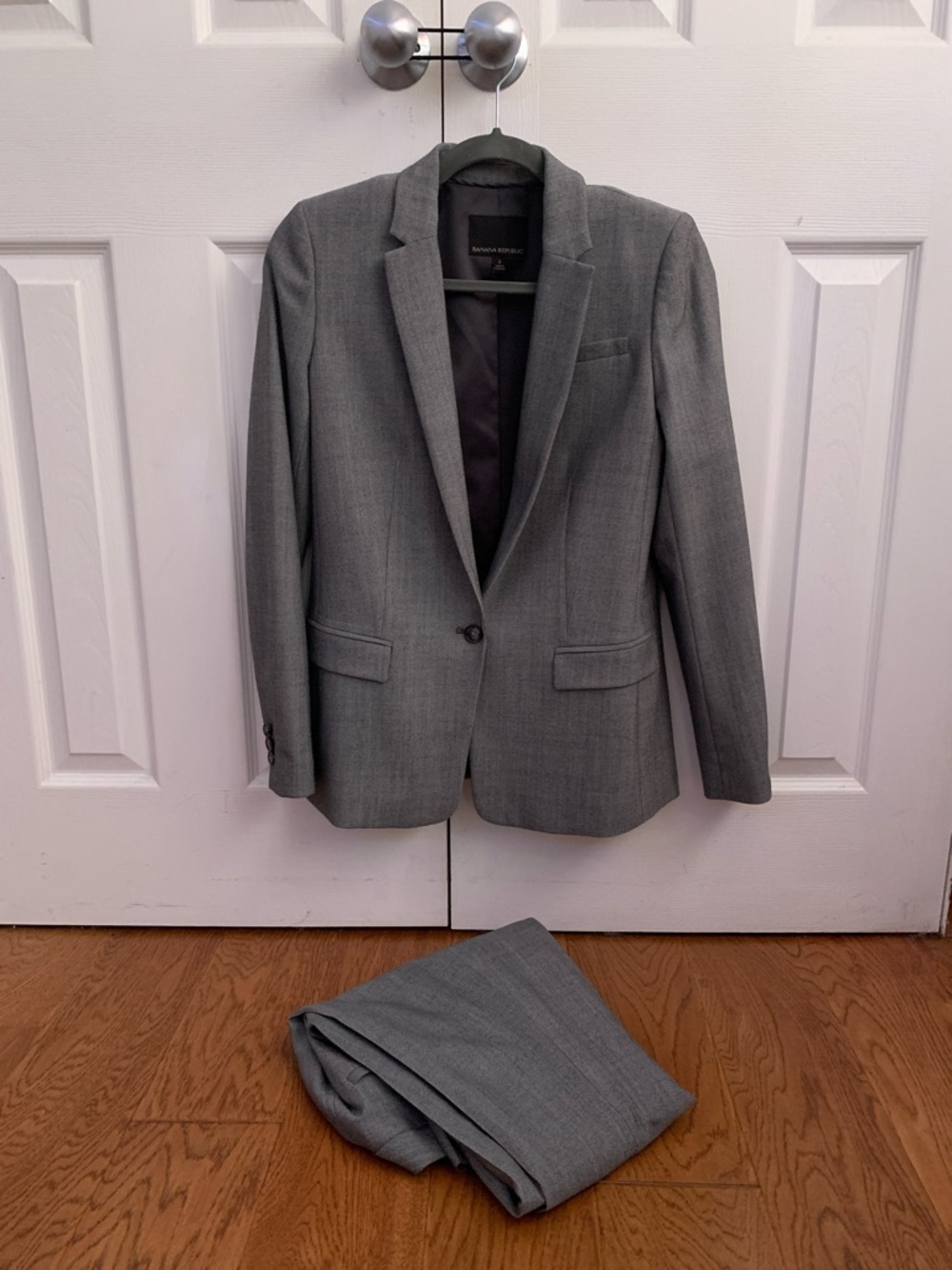 Banana Republic Women's Gray Two-Piece Suit